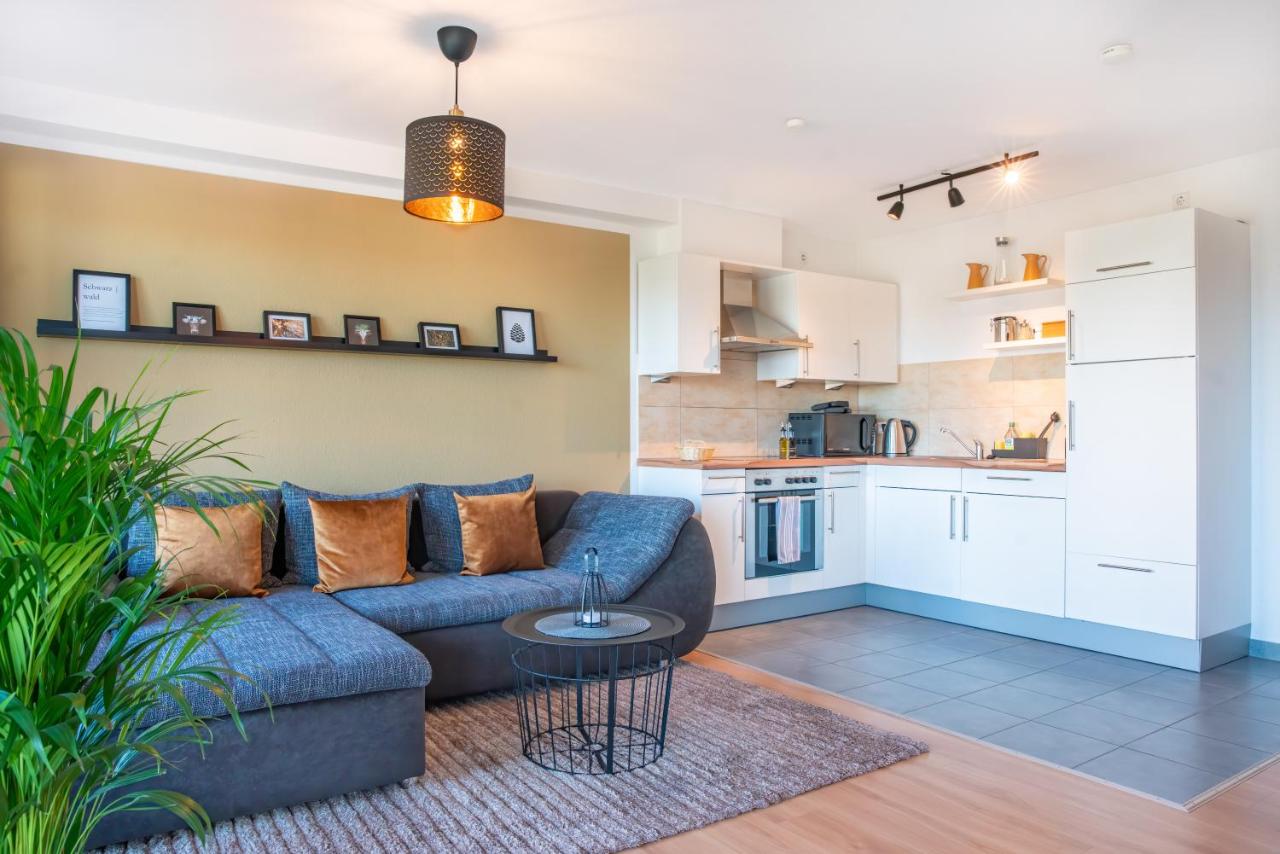 FAIRflats: Küche, Balkon, Arbeitsplatz, Aufzug - B&B Hüfingen