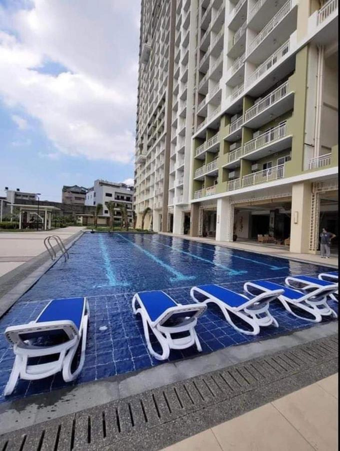 Traveler Residence by Celandine - B&B Manila