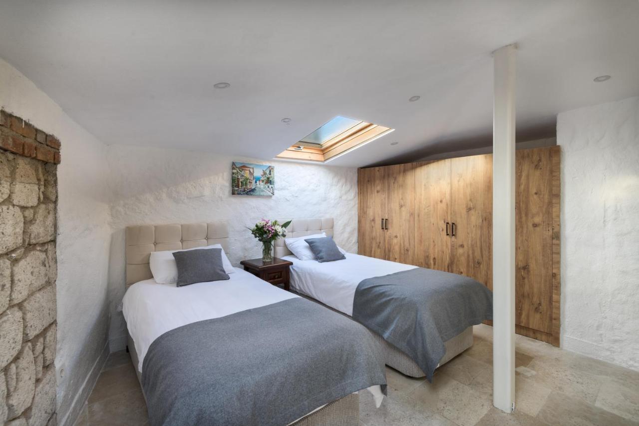 Premium Quadruple Room