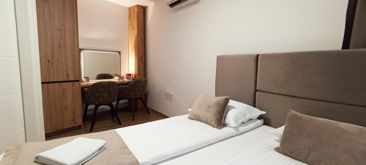 Standard Zimmer mit Kingsize-Bett