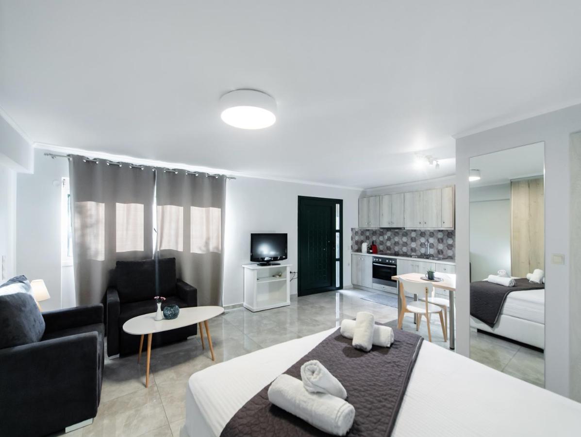 Elichrison Studios - B&B Lygia
