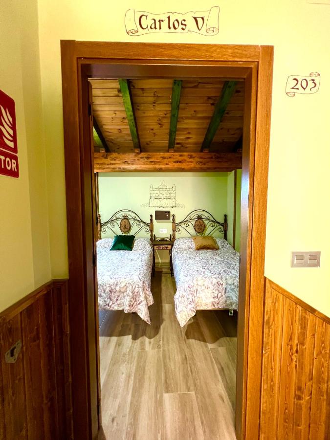 Twin Room with Private Bathroom