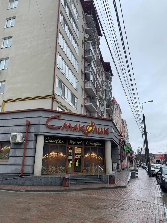 Центр. Вул. С. Крушельницької. 2 кімнати - B&B