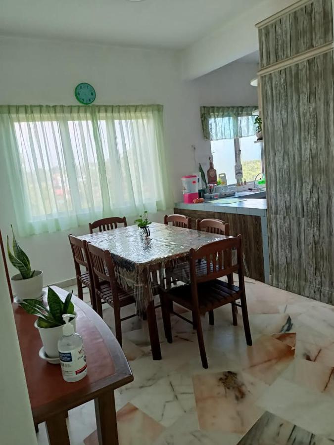 teluk kemang senorita homestay - Chambres d’hôtes
