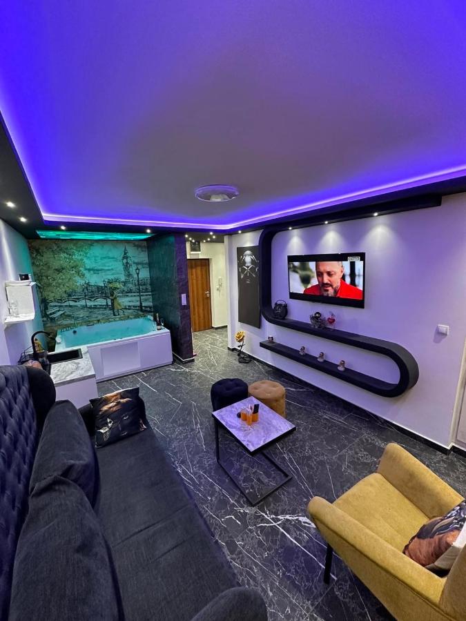 Apartman S&V 3 Istocno Sarajevo Lukavica sa Jacuzzi Lux Spa Hilandarska Centar - Ferienwohnung Lukavica