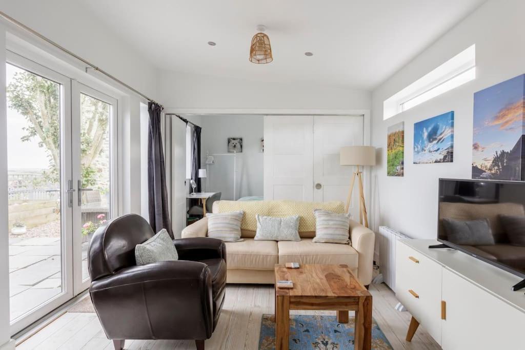 Cosy and modern 1 bedroom garden house - very dog friendly! - Bed and Breakfast Tarves