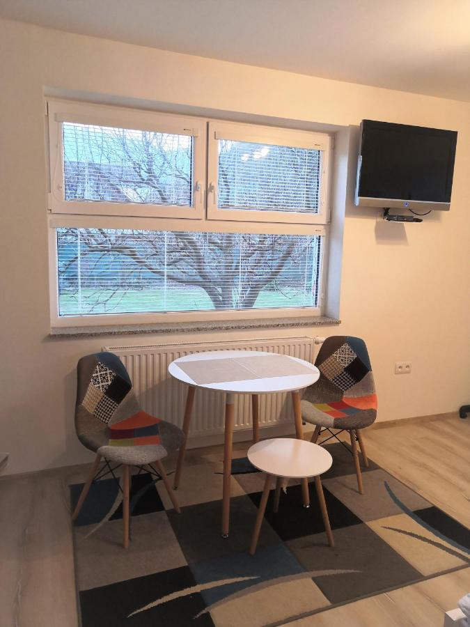 Deluxe Studio