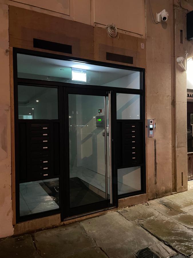 Super-King Bed Studio Apartment in Central Northampton - Chambres d’hôtes