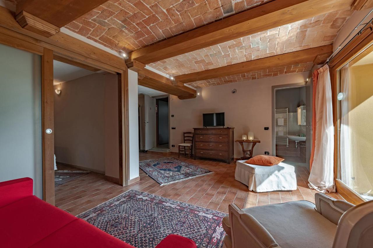Apartment with Garden View