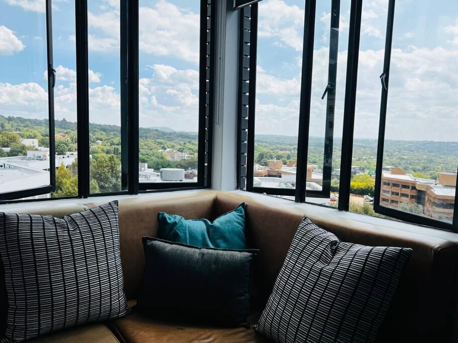 B&B Johannesburgo - Apartment 4023-stunning views in Sandton - Bed and Breakfast Johannesburgo