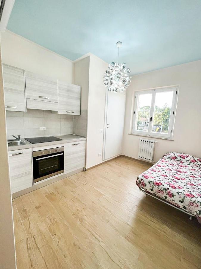 King Room with Roll-In Shower - Disability Access