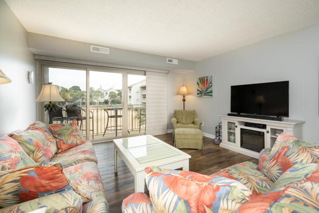 1737 Bluff Villas Renovated Tommy Bahama Villa Water Views Sleeps 6 Sea Pines - B&B