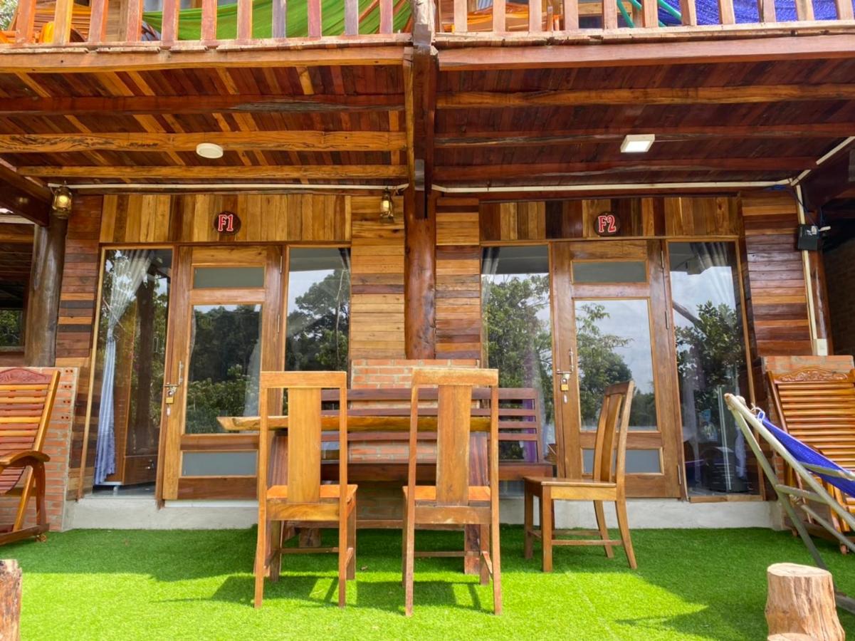 Bungalow - Water Front
