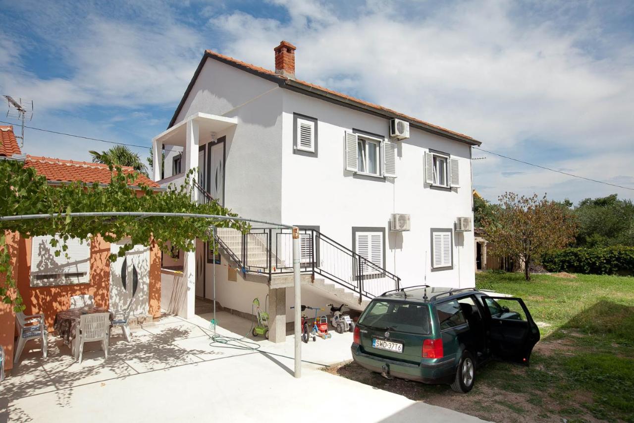 Apartment Toni - Private Parking, Steps to the Beach - Ferienwohnung Zadar