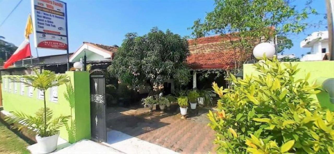 Alexandra Family Villa - Chambres d’hôtes Negombo