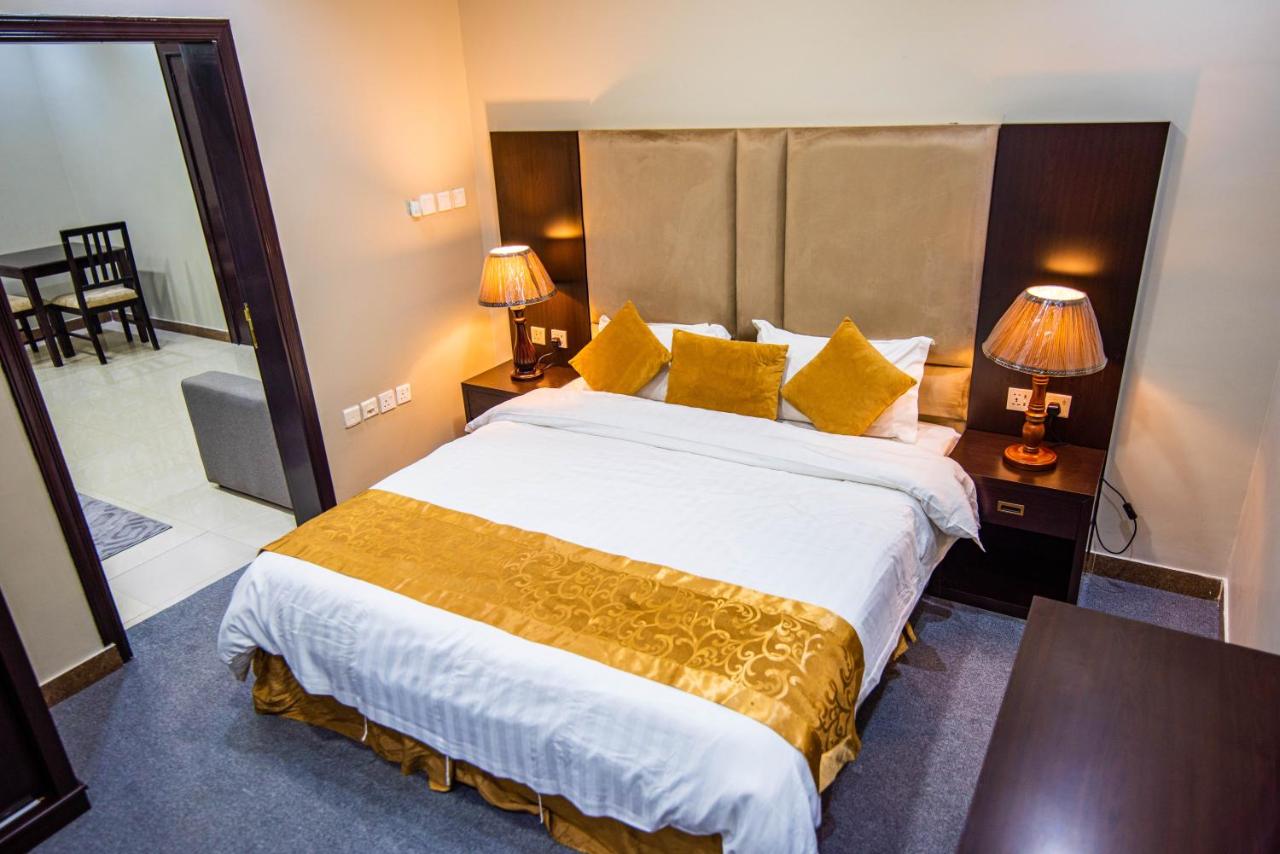 Deluxe Apartment