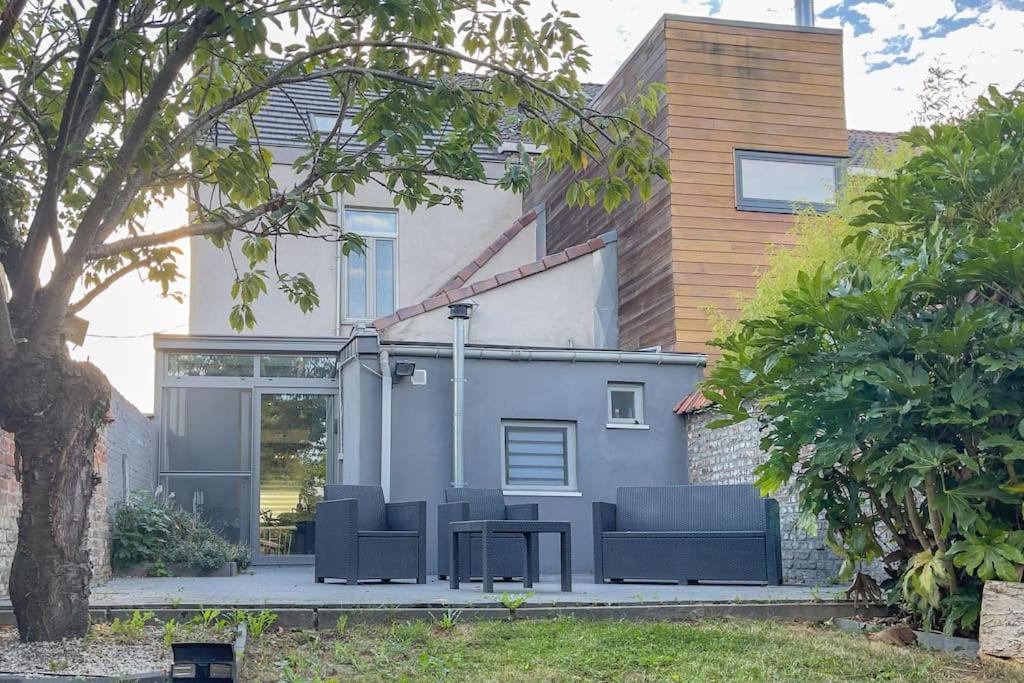 Beautiful house in Mons-SHAPE-G00gle - Chambres d'hôtes Nimy