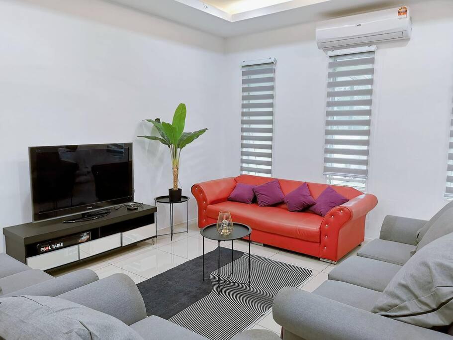 Botani Tmn Cyber Ipoh(24 pax /tv box/mahjong) - B&B