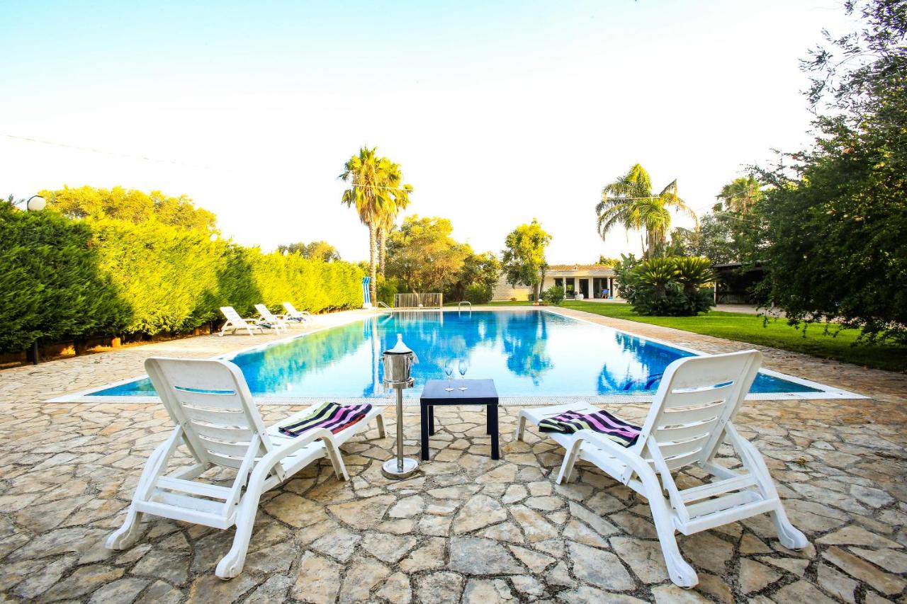 Villa con parco e piscina - Chambres d’hôtes San Michele Salentino