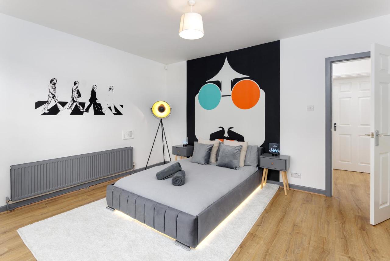 FLATZY - Iconic Beatles and Liverpool Culture Home - B&B Liverpool