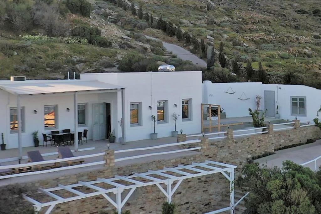 B&B Áno Sýros - Κατοικία Uppolis με θέα τα νησιά - Bed and Breakfast Áno Sýros