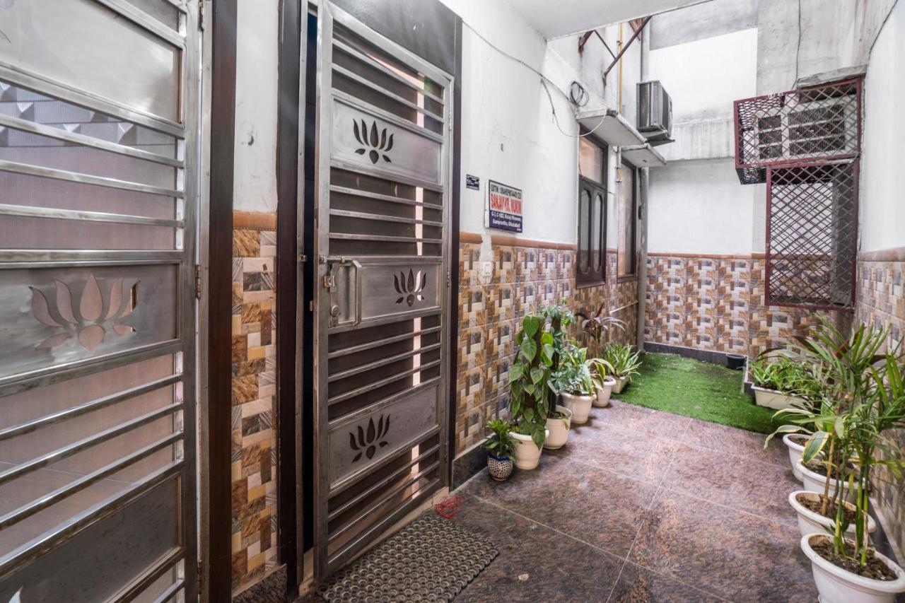 Homlee-Villa Luxury-2BHK-Anand Vihar-Ramprastha - B&B
