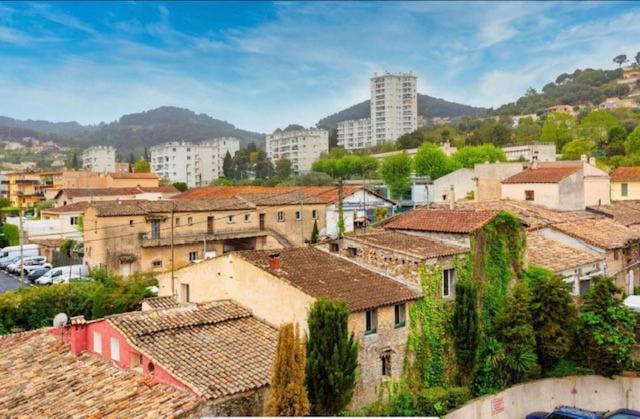 Spacious Apartment in Vallauris for Art Lovers - Bed and Breakfast
