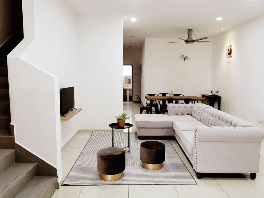 Bdr Seri Botani ipoh-nordic (tvbox/mahjong 19pax) - B&B