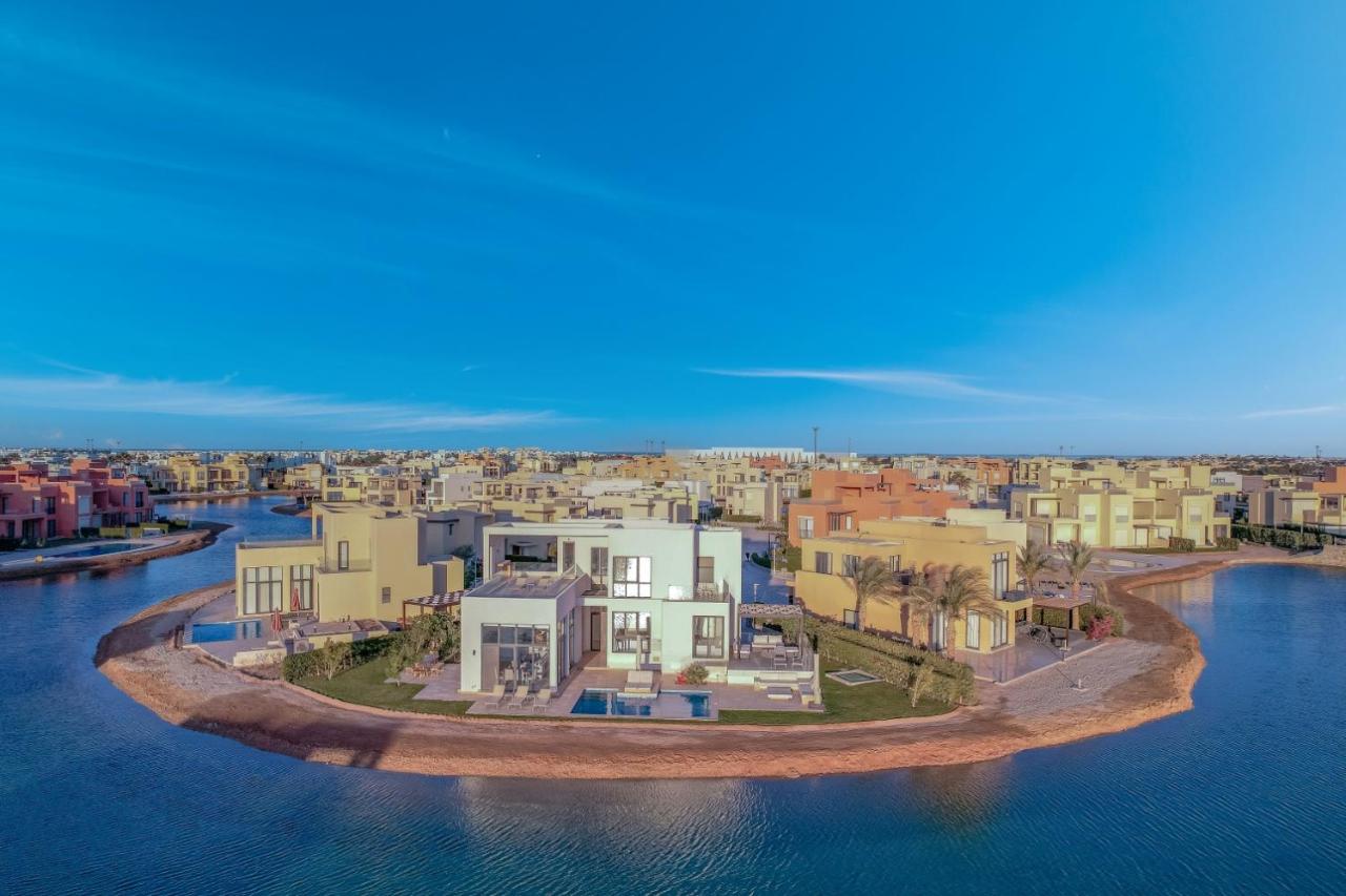 Ascot Bay, Premium 5BR Lagoon Beach House & Pool in Tawila, El Gouna - Ferienwohnung Hurghada