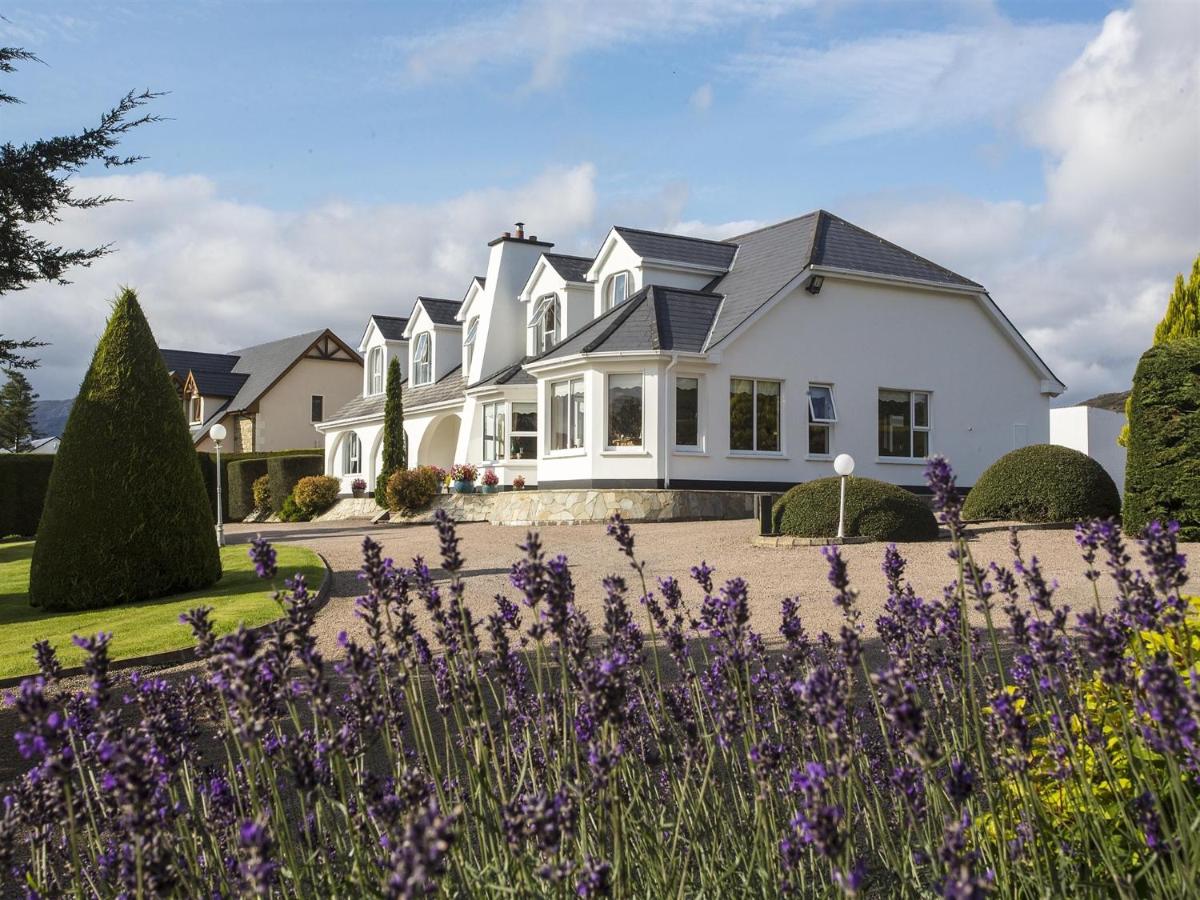Arches Country House - Bed and Breakfast