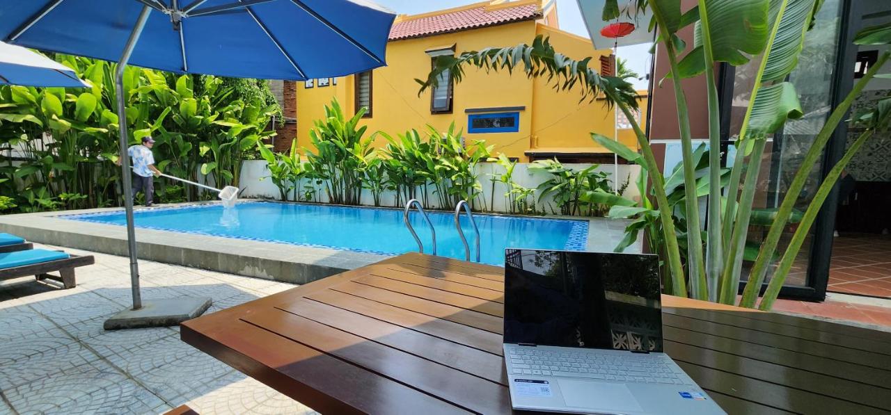 An Bang Gold Coast Beach Villa - B&B
