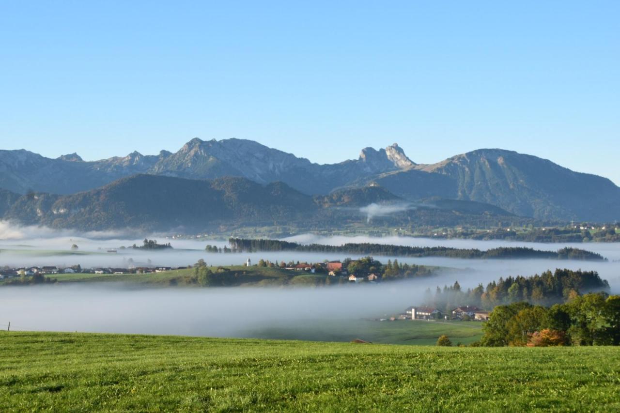 B&B Hopferau - Ferienwohnung Allgäuer Landhaus Stocker in Hopferau-Füssen - Bed and Breakfast Hopferau