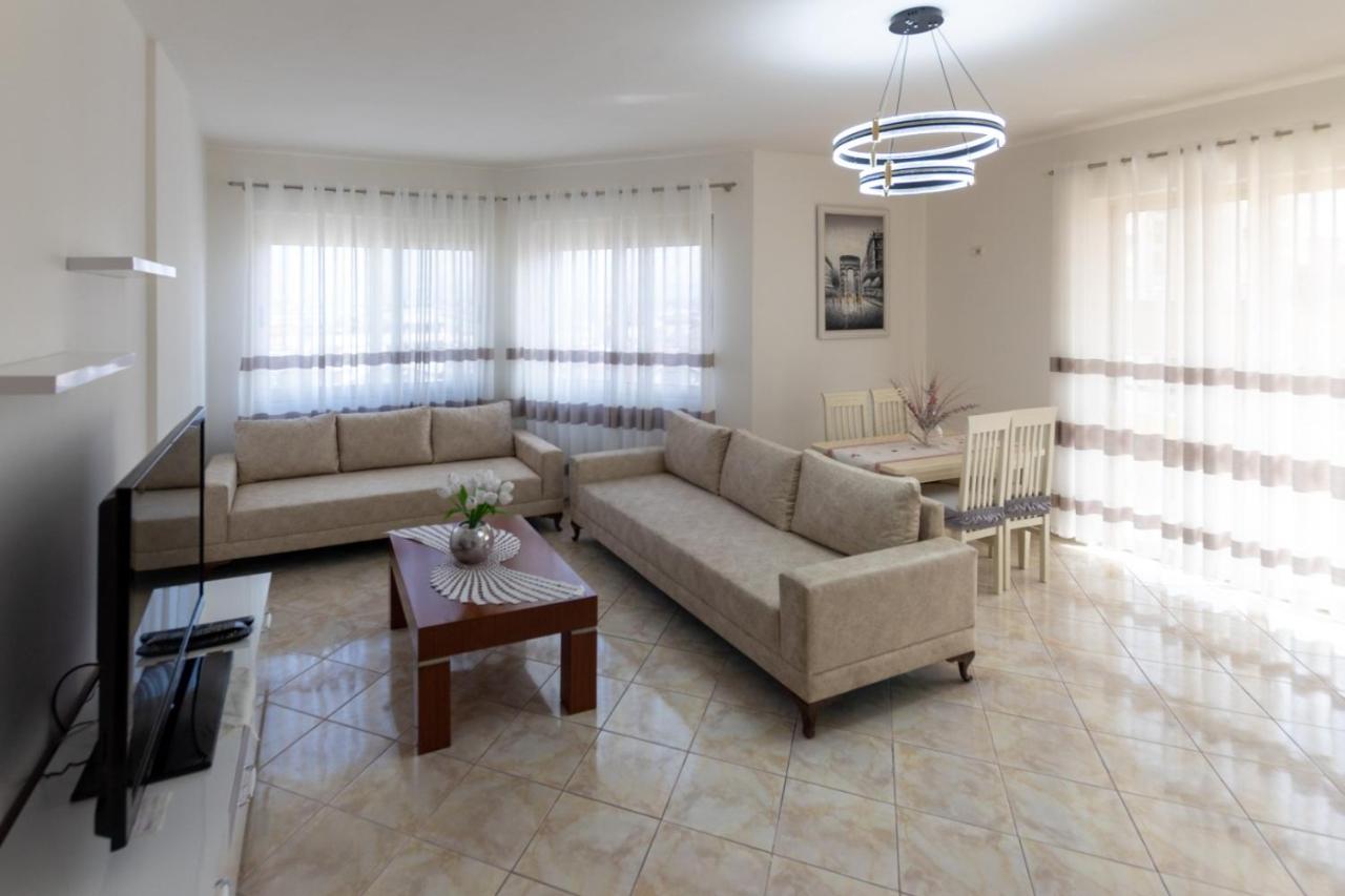 B&B Durrës - Spacious 2 bedroom apartment in Durres Beach - Bed and Breakfast Durrës