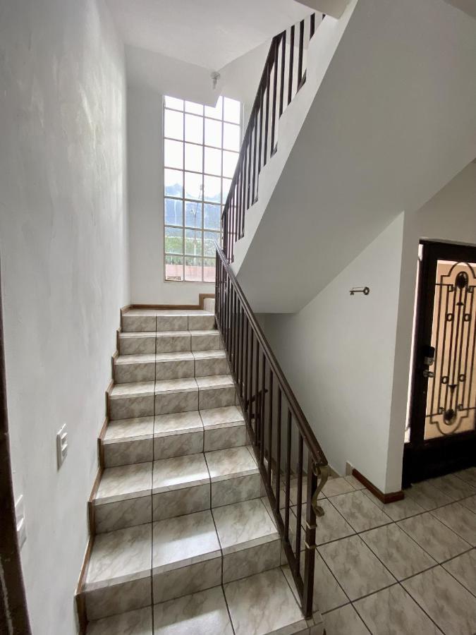 La Casa Rosa Monterrey - B&B