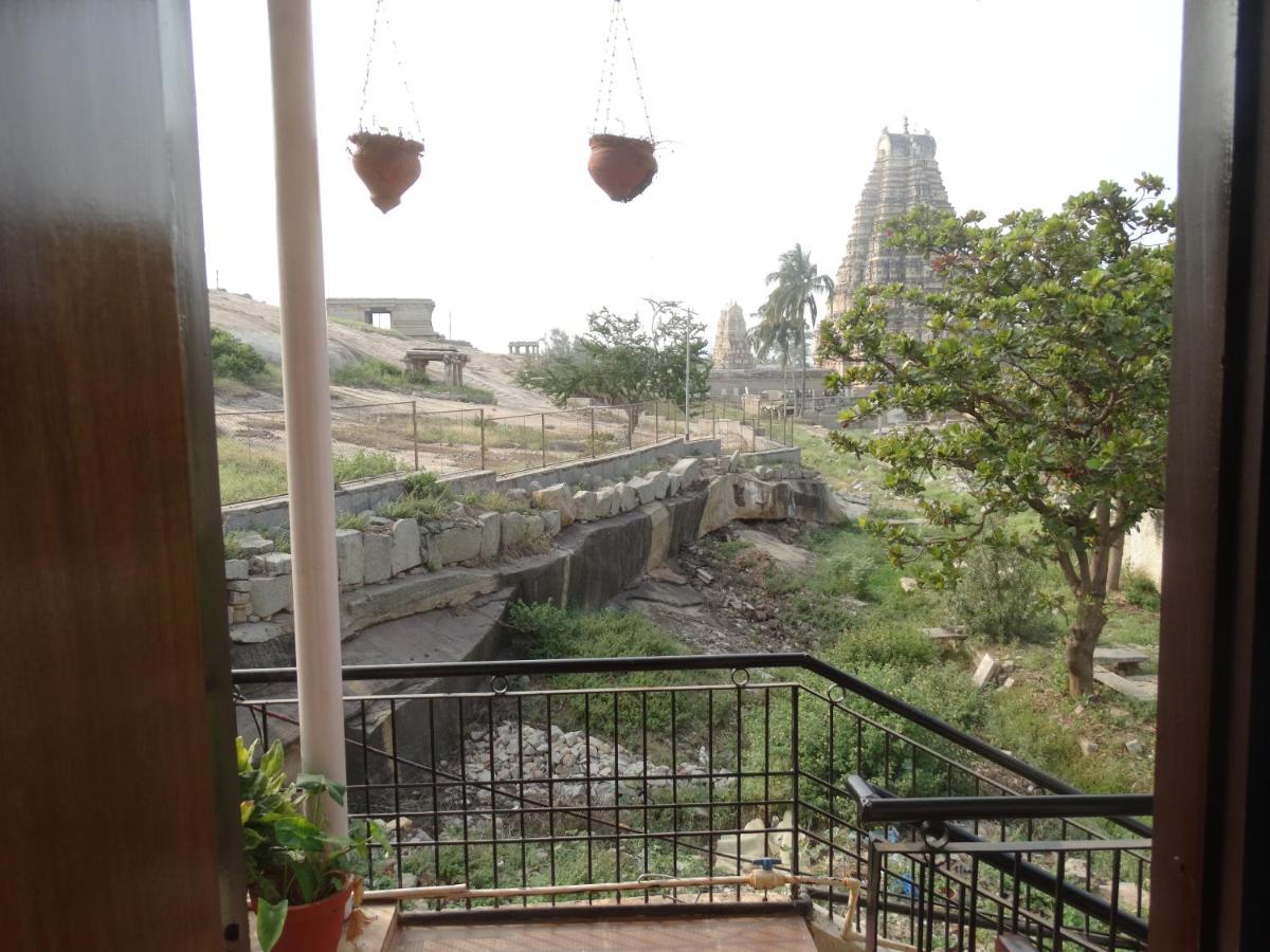 Padmaa Hampi Villa - B&B Hampi