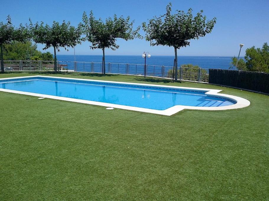 résidence avec piscine face à la mer, 1ère ligne - B&B