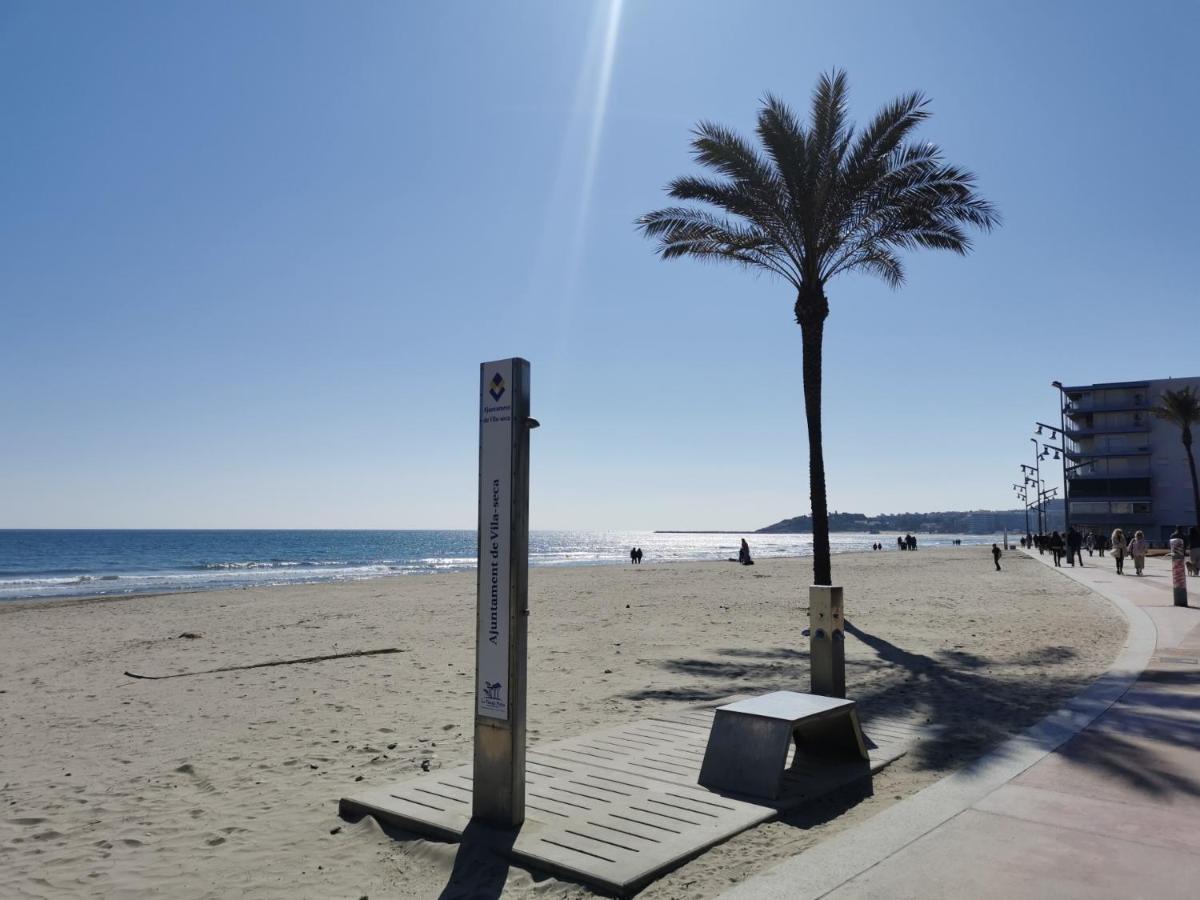 APARTAMENTO FAMILIAR a 100 mts de la Playa Reformado 2025 con WIFI - Chambres d'hôtes La Pineda
