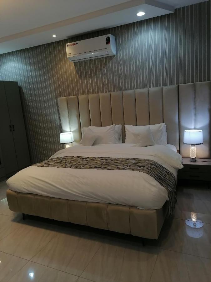 شقة أنيقة متكاملة غرفة وصالة - الوصول ذاتي - Ferienwohnung