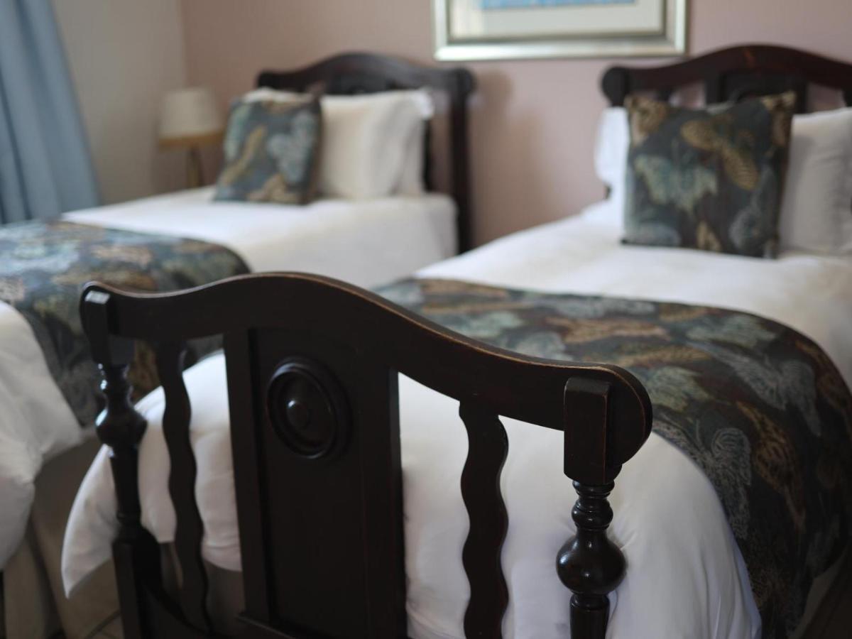 Basic Twin Room