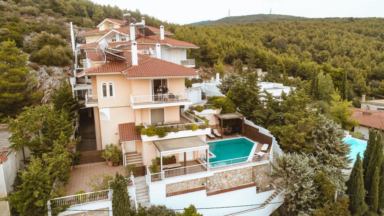 Luxury Villa with Private Pool and Hot Tub