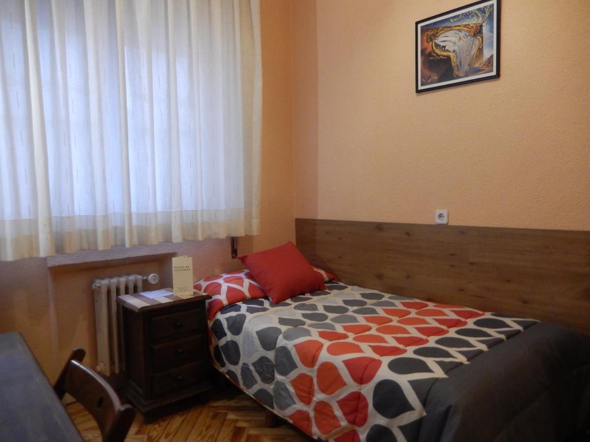 Single Room with Shared Bathroom