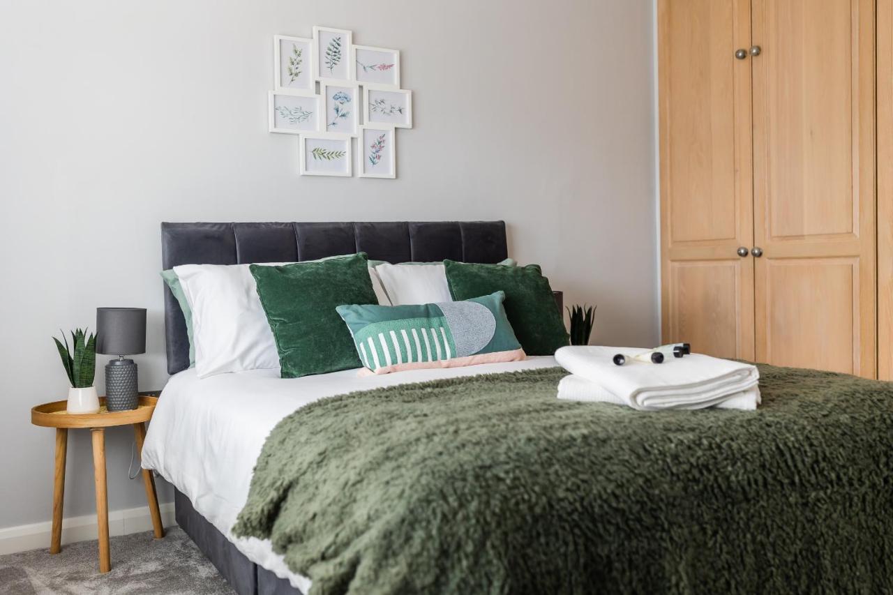 Lovely House in Welwyn with Garden and Off road parking - Bed and Breakfast