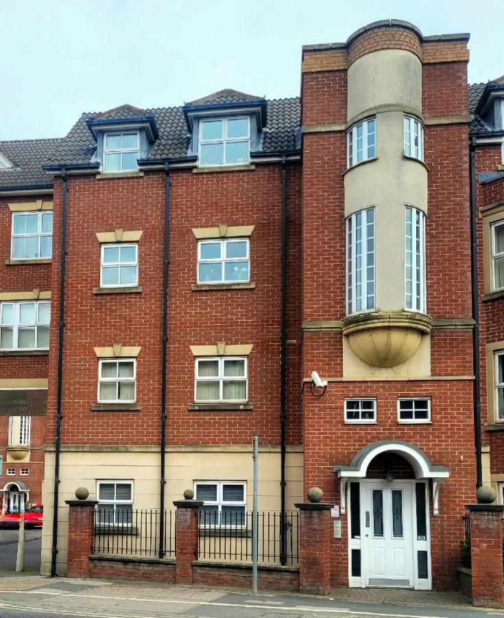 1 Merchants Gate - 2 bedroom, city apartment with private parking - B&B
