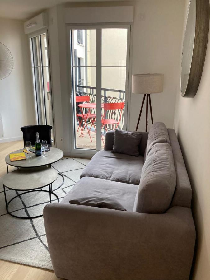 Nice and quiet in Courbevoie with parking - B&B