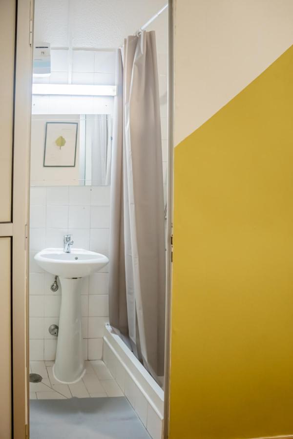 Economy Triple Room