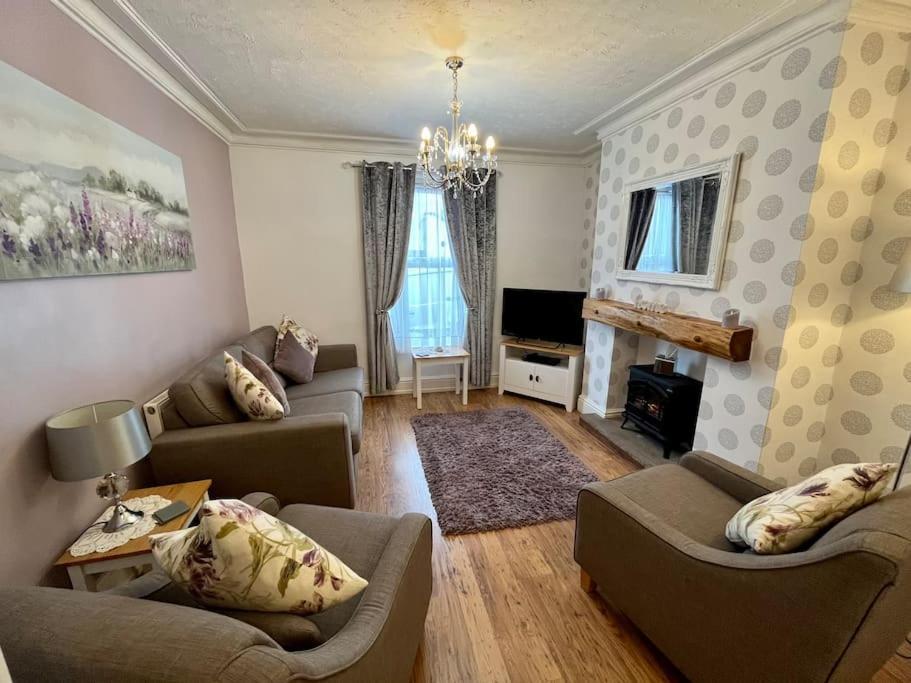 Scoresby Hideaway - Whitby Holiday Home - B&B