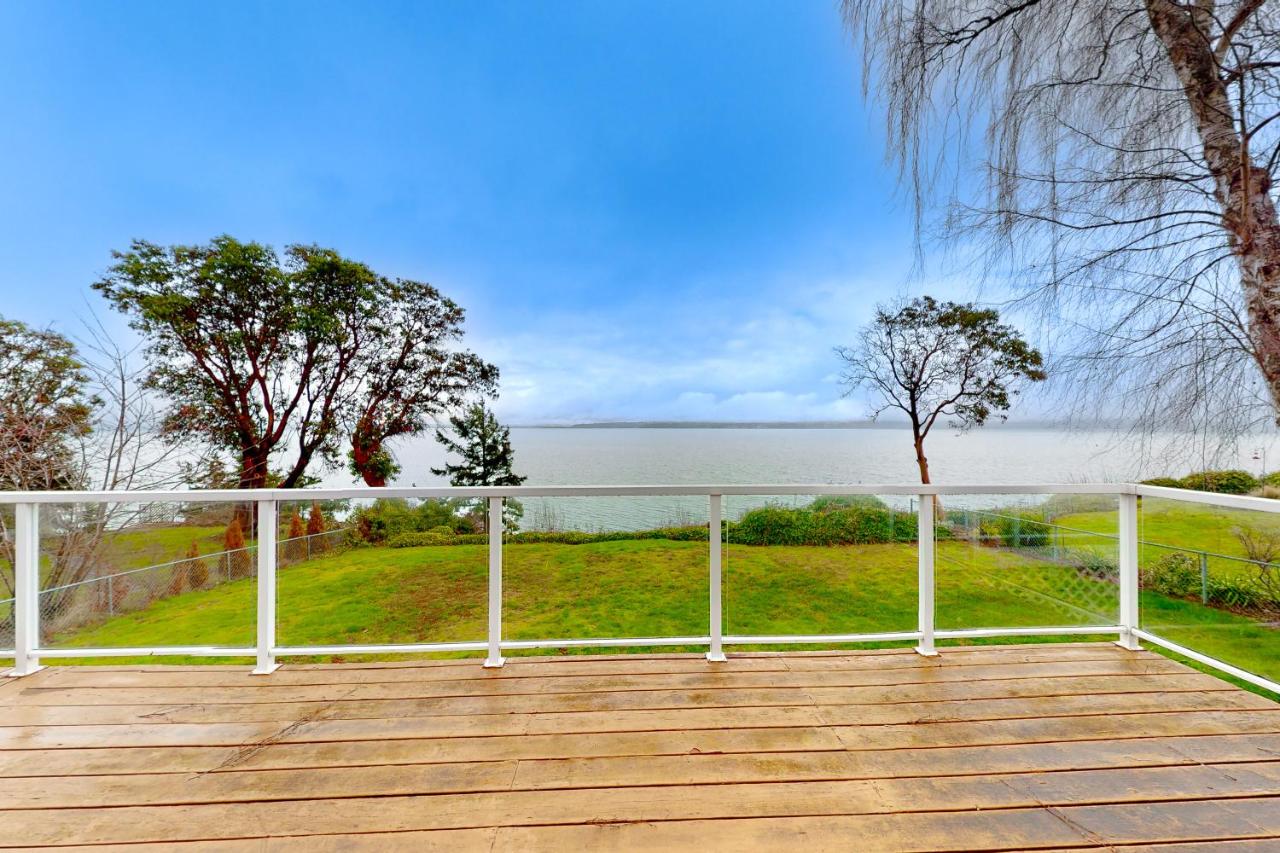 Camano Waterfront Delight - B&B
