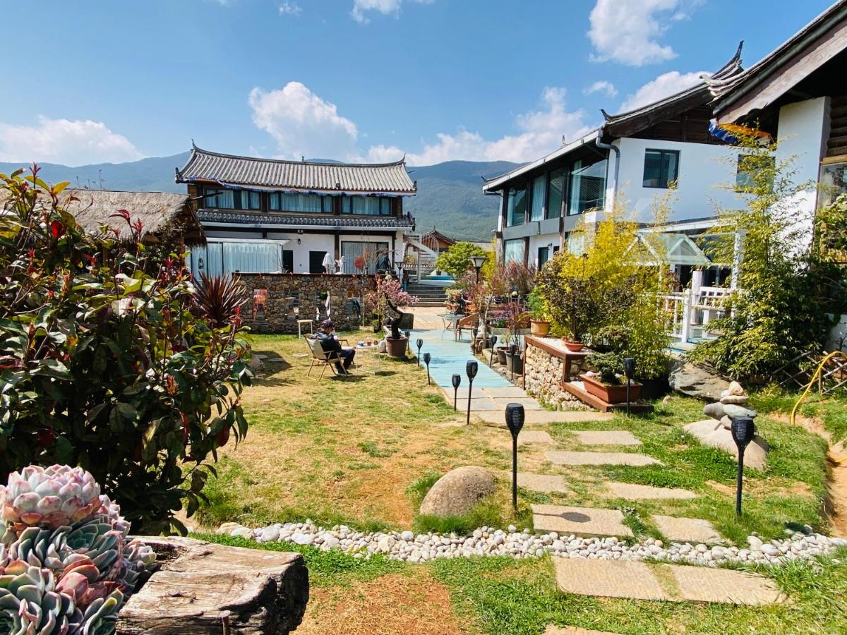 玉龙白沙普宿客栈 - B&B