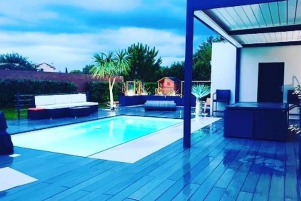 B&B Vedène - Maison de vacances contemporaine avec piscine - Bed and Breakfast Vedène