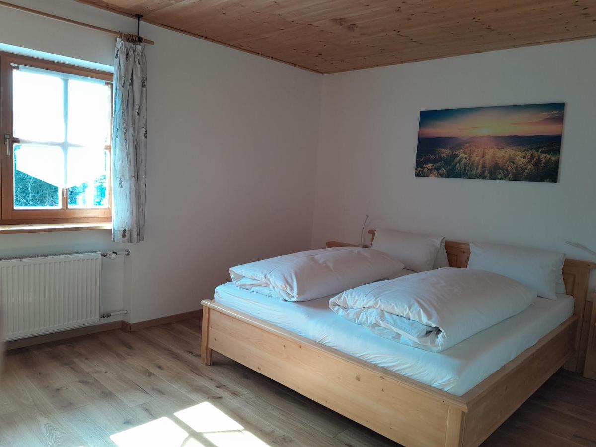 One-Bedroom Apartment (Street Side)